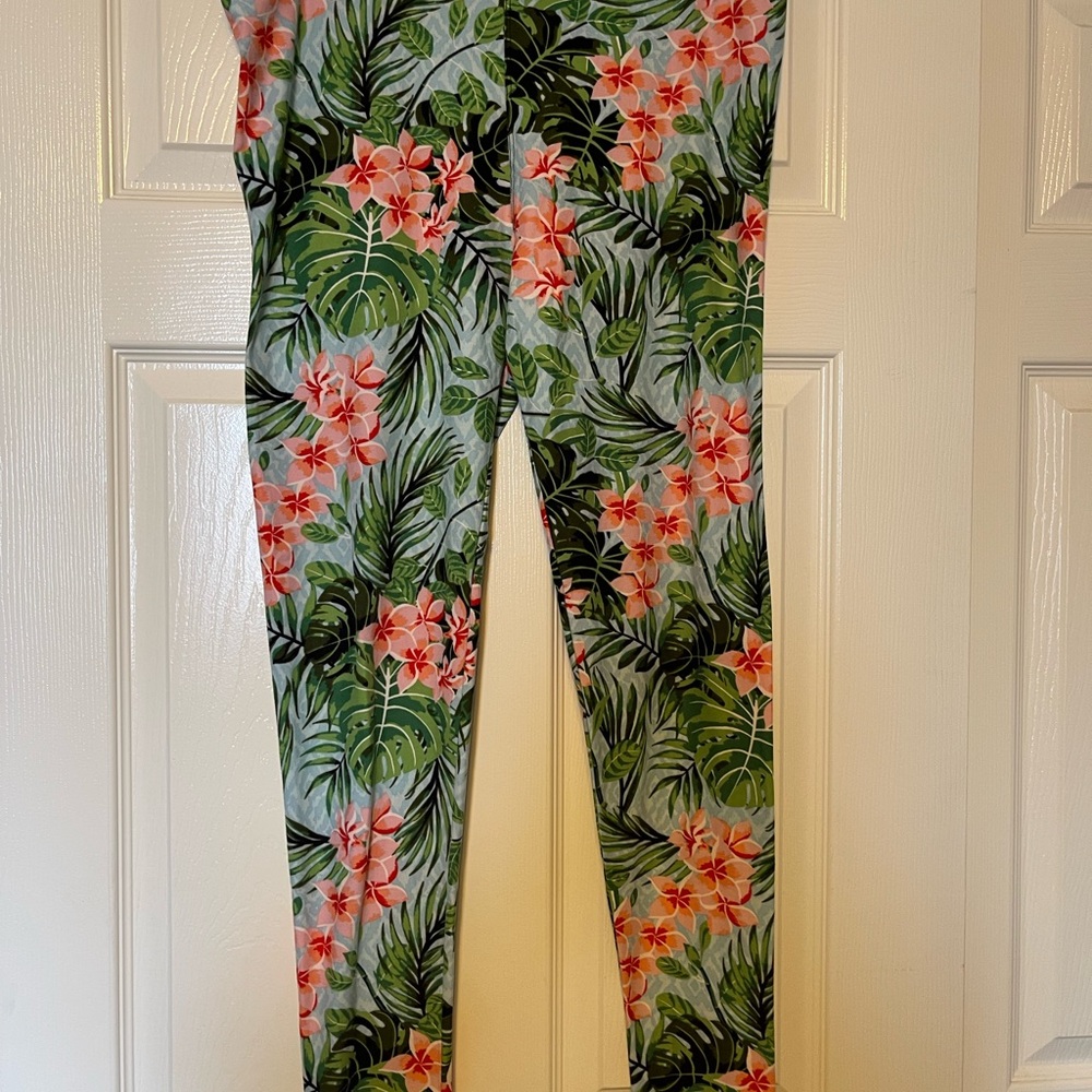 LuLaRoe Tropical Leggings. Tall and Curvy Hard to find print.
